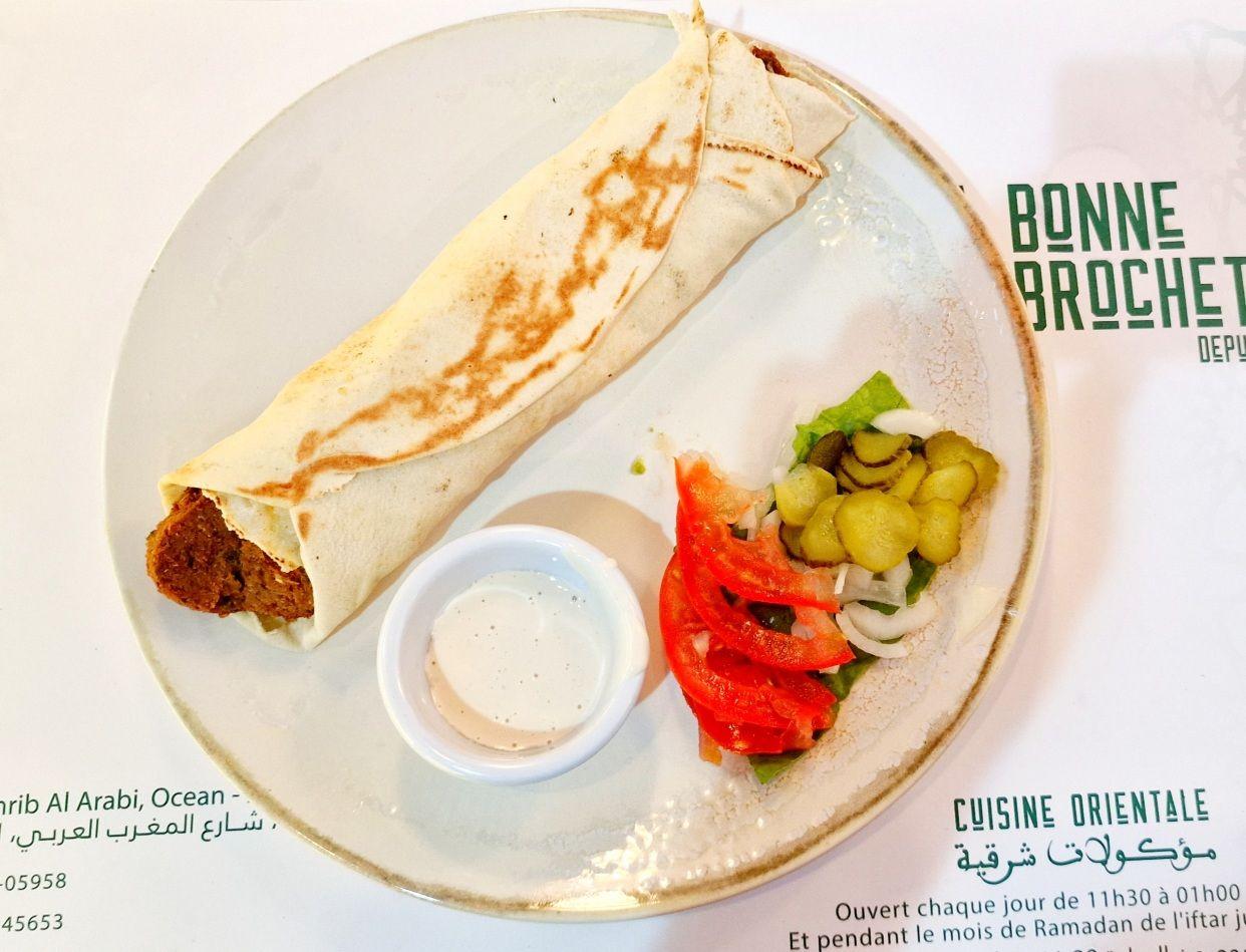 Sandwich arabe falafels frits