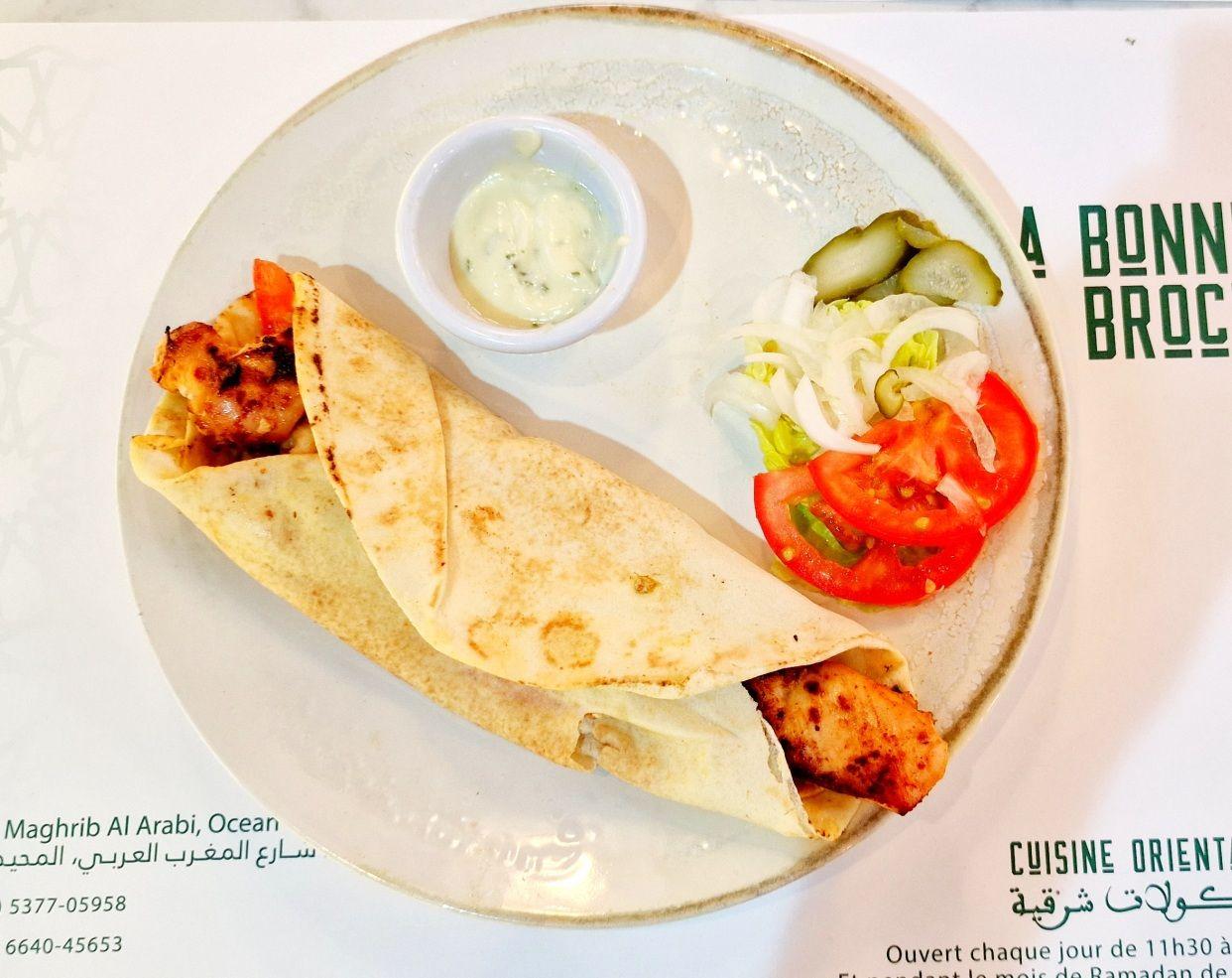 Sandwich arabe brochettes cuisse poulet