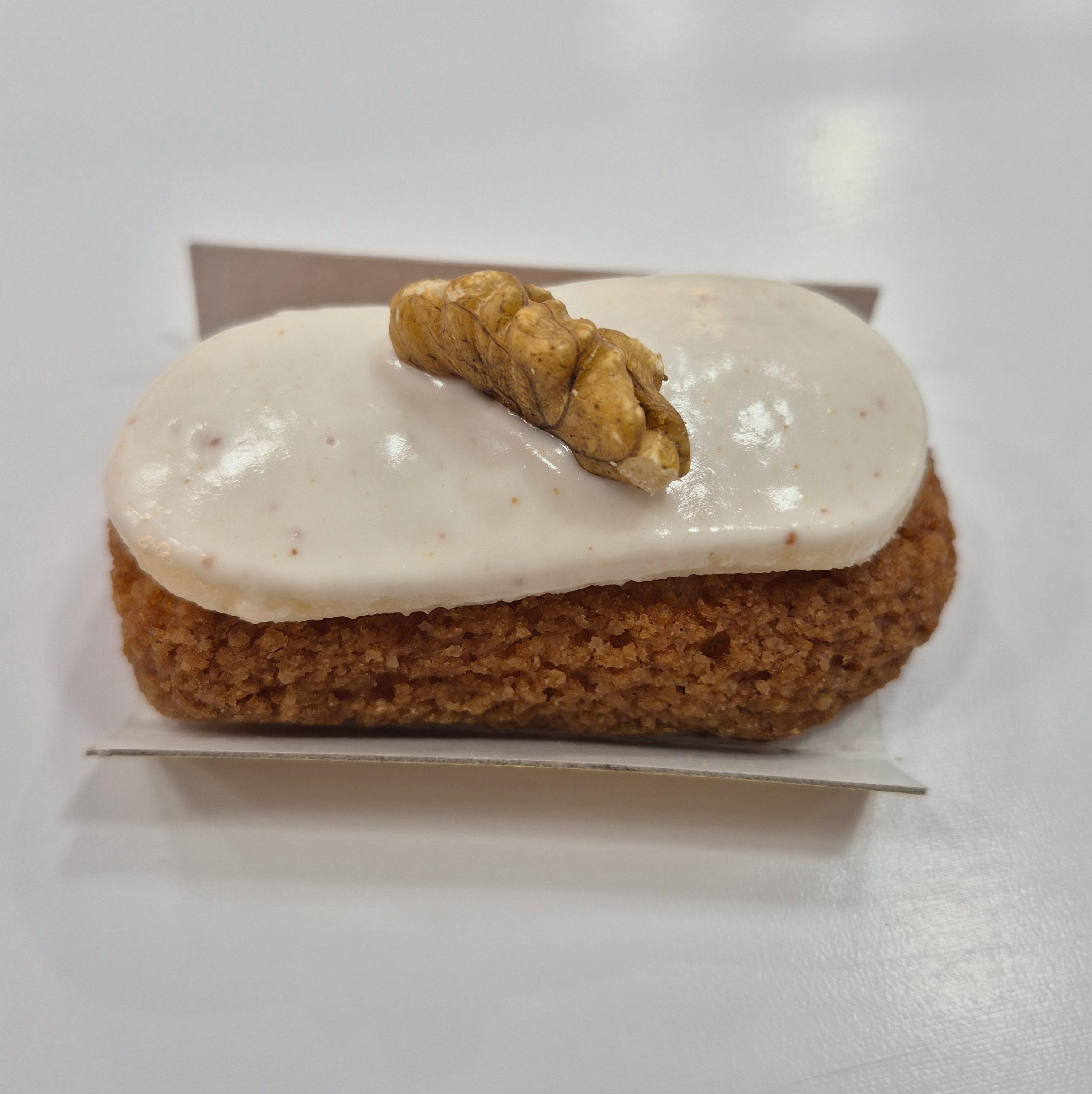 Mini Nut Eclair