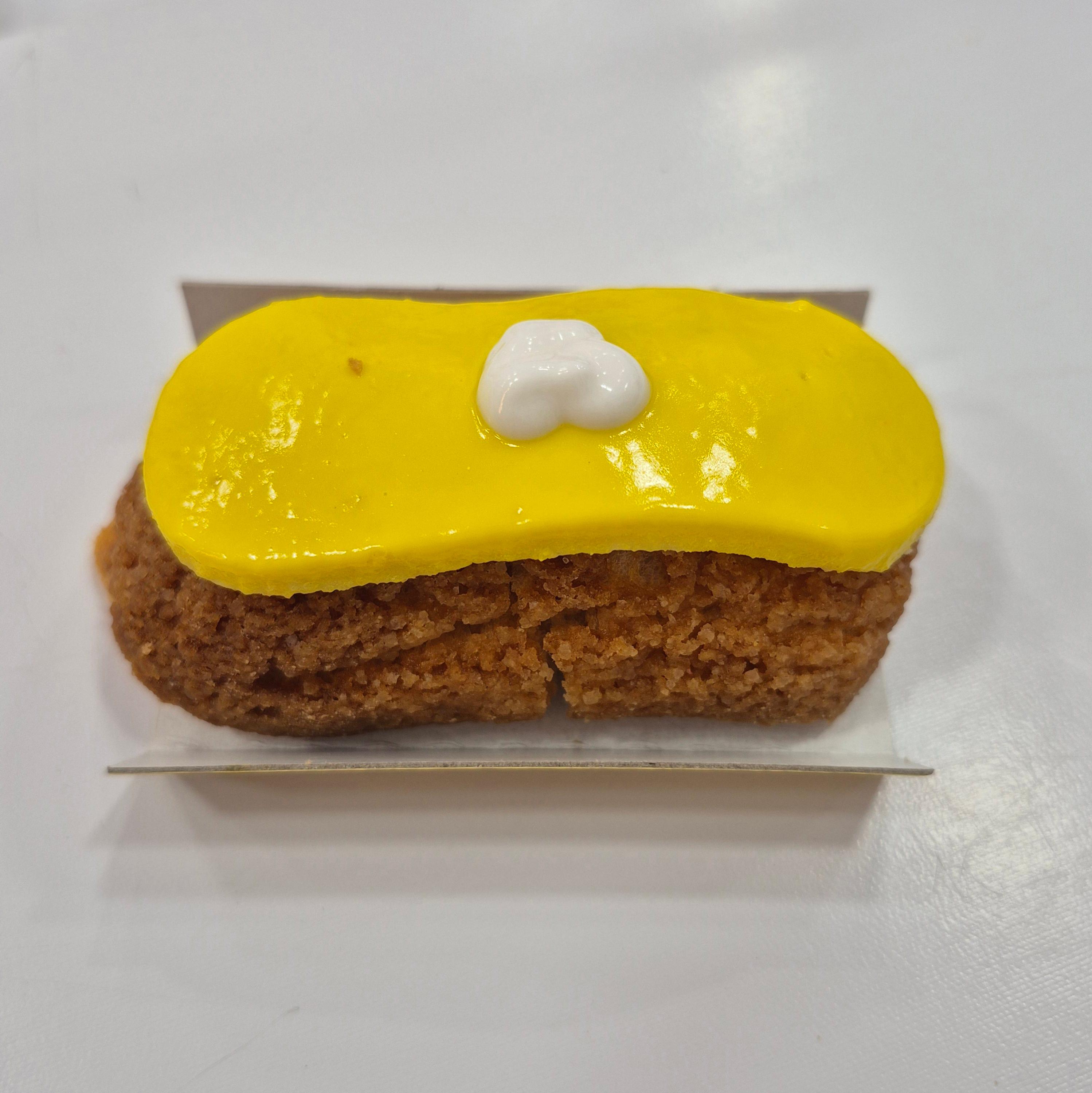 Mini Banana Eclair