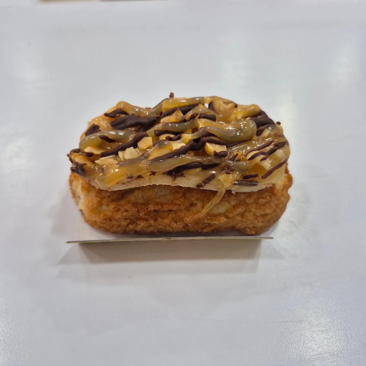 Mini Snickers Eclairs