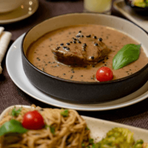 Filet de Veau Sauce Poivre