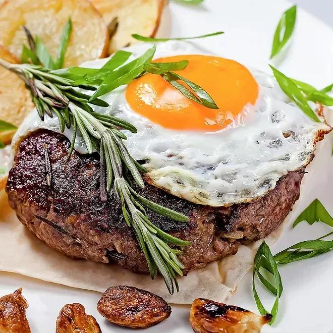 Steak Haché à Cheval