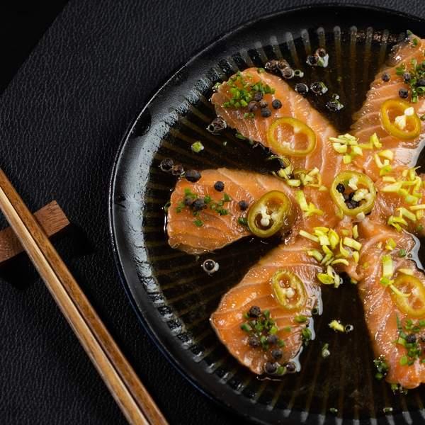 Carpaccio Saumon Avocat, Sauce Ponzu