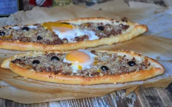 Pide Viande aux Oeufs
