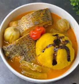 Foufou sauce claire aux poissons frais