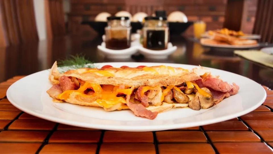 Omelette Charcuterie Fromage