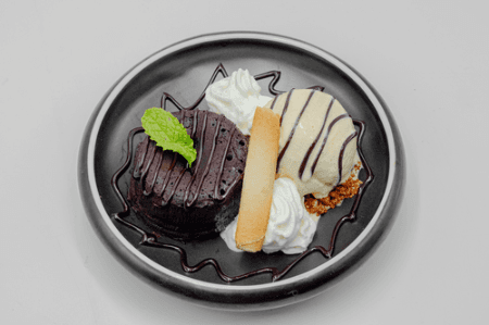 Fondant au Chocolat avec sa Boule de Glace