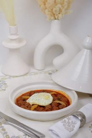 Tajine viande hachée à la tomate + Œuf