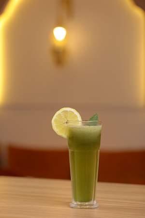 Jus de concombre menthe