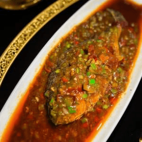 Poisson À La Sauce Brune