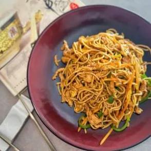 Nouilles Sautées Au Poulet