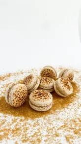 Macaron Crème Brûlée