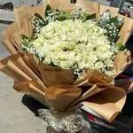 Bouquet De  Roses Blanches