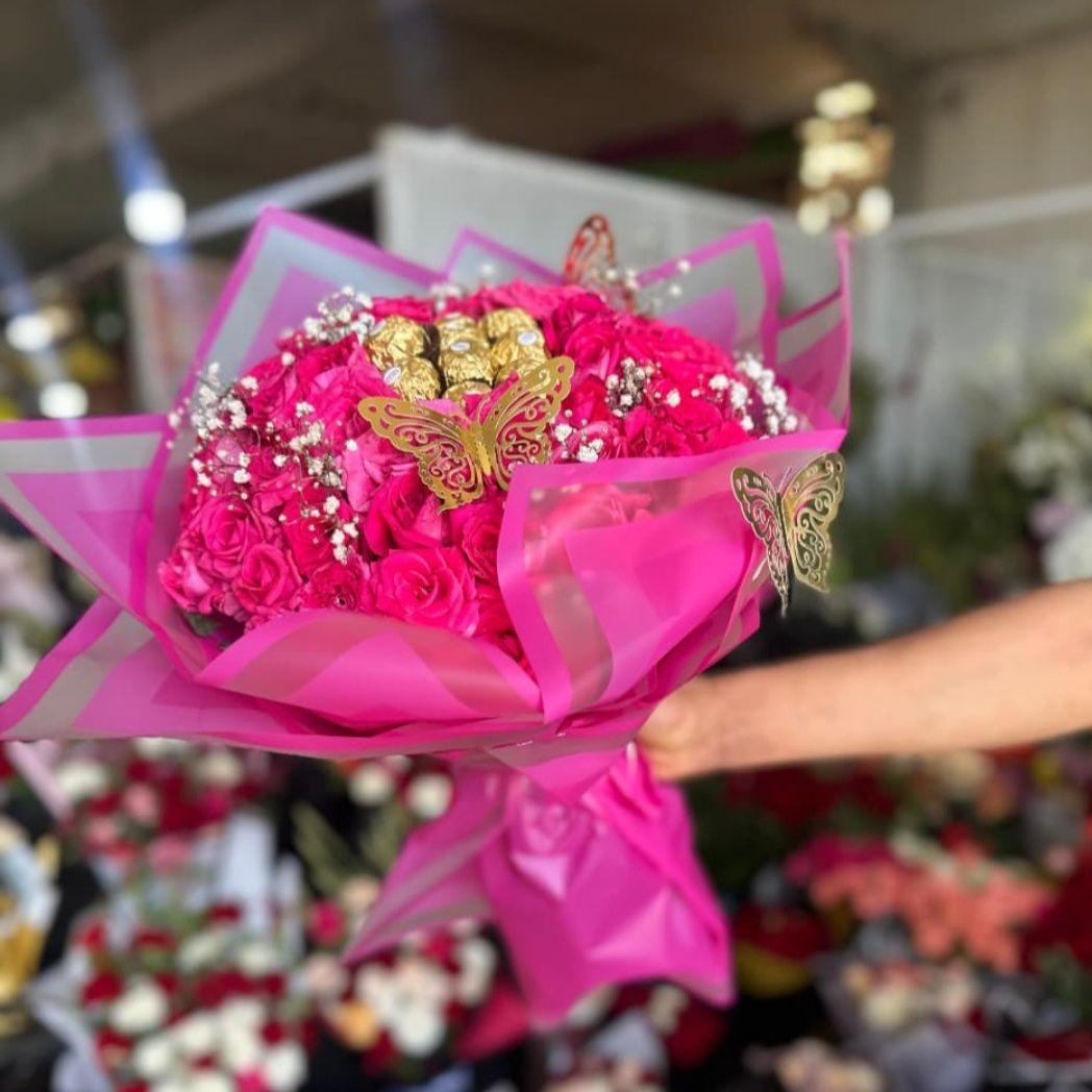 Bouquet Roses Fuchsia Avec Chocolat