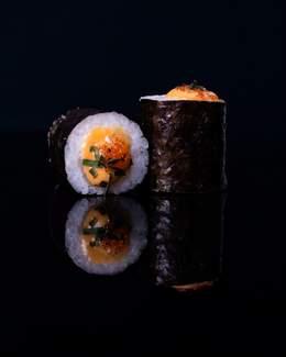 Hosomaki Kinmedai (Alfonsino) Avec Masago Orange