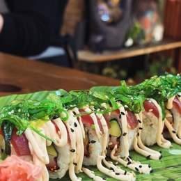 Rouleau arc-en-ciel au thon 4 pièces