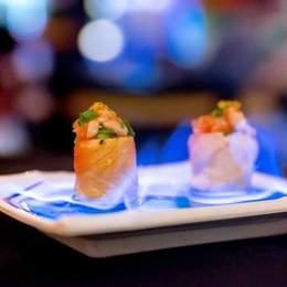 Subarashi Gunkan de saumon en feu 6 pièces