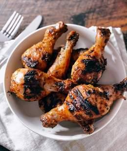 Cuisse de poulet Grillé Au Charbon De Bois