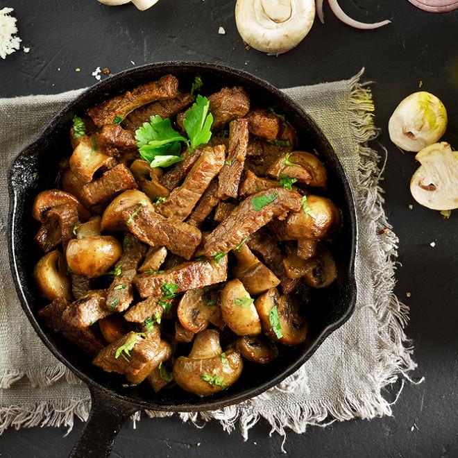 Emincée de Bœuf à la Lyonnaise