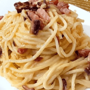 Pasta carbonara italiana