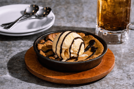 Skillet Chicolate Chip Cookie