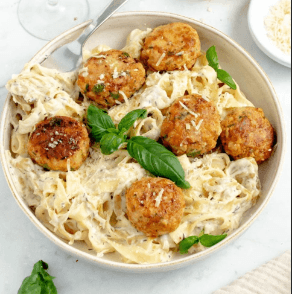 Pâtes Boulettes de Poulet Pané