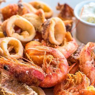Friture crevettes calamars