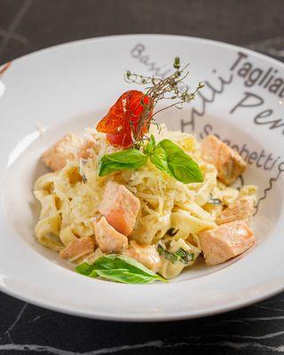 Tagliatelle Al Salmone