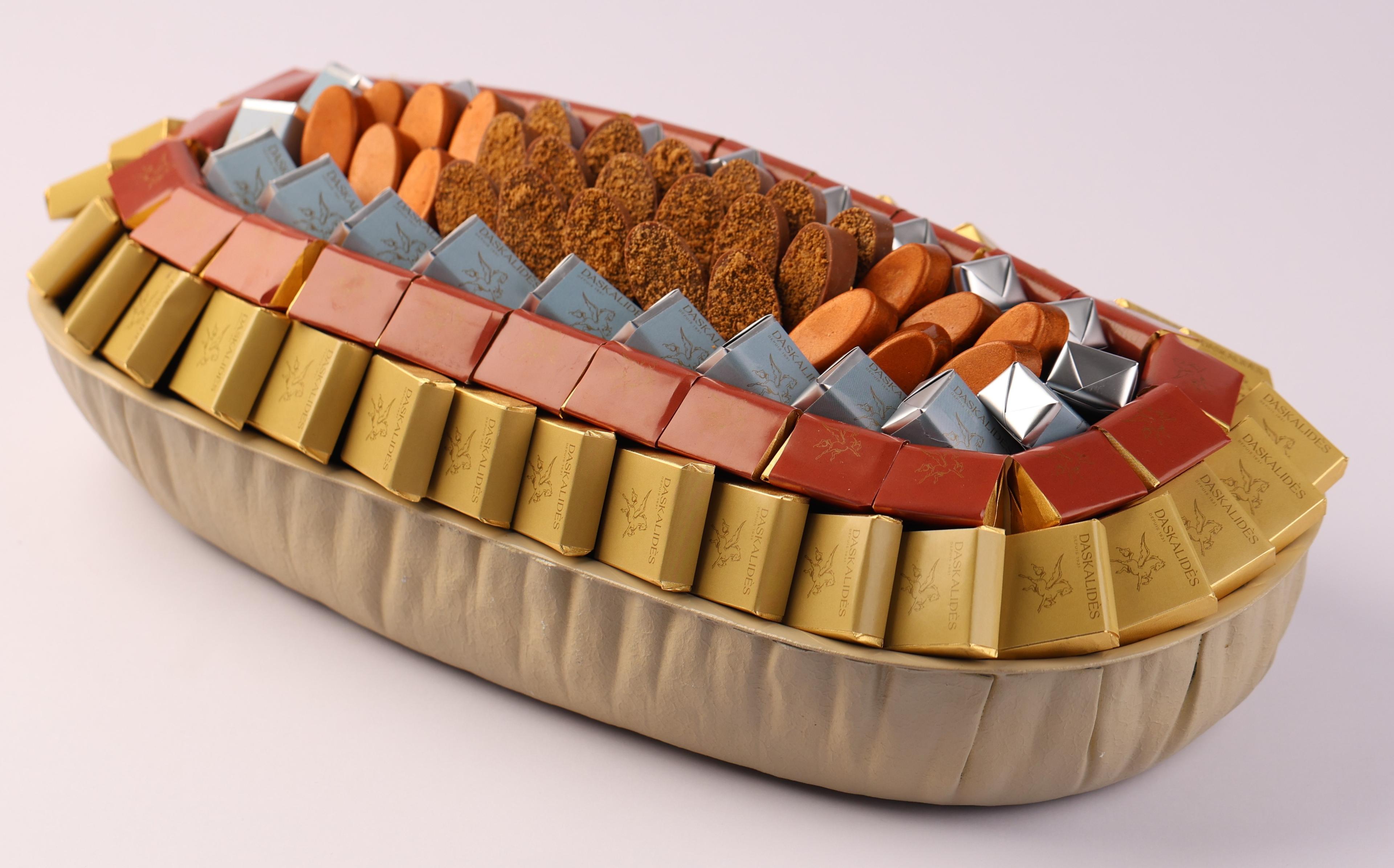 Plat contemporain ovale beige mat GM -1,3kg