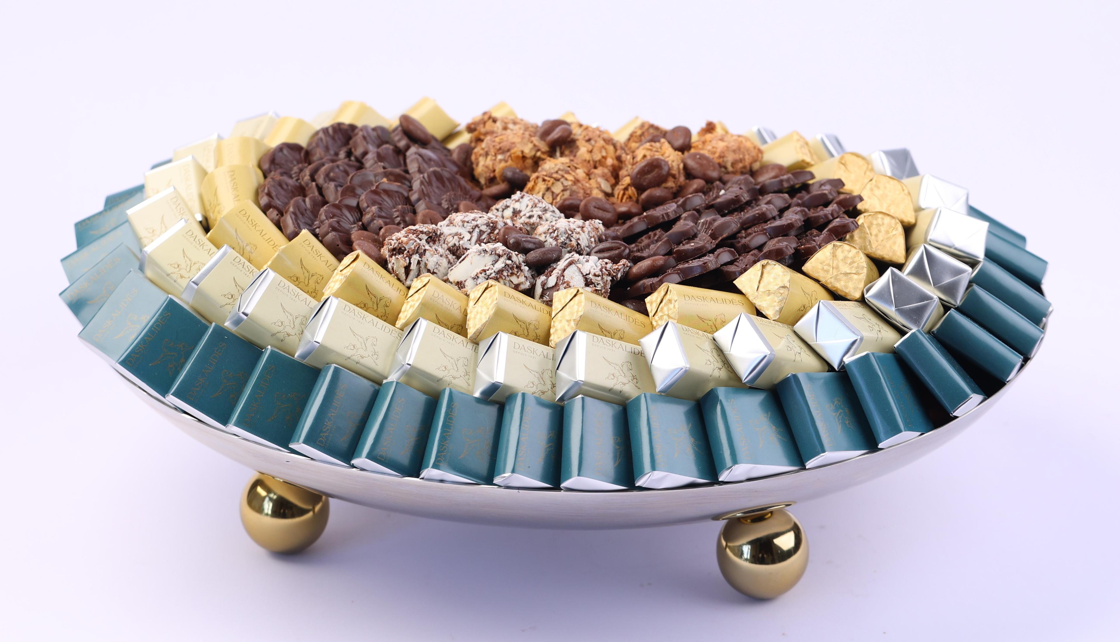 Ecrin chic en inox sur pieds or GM -1,5kg