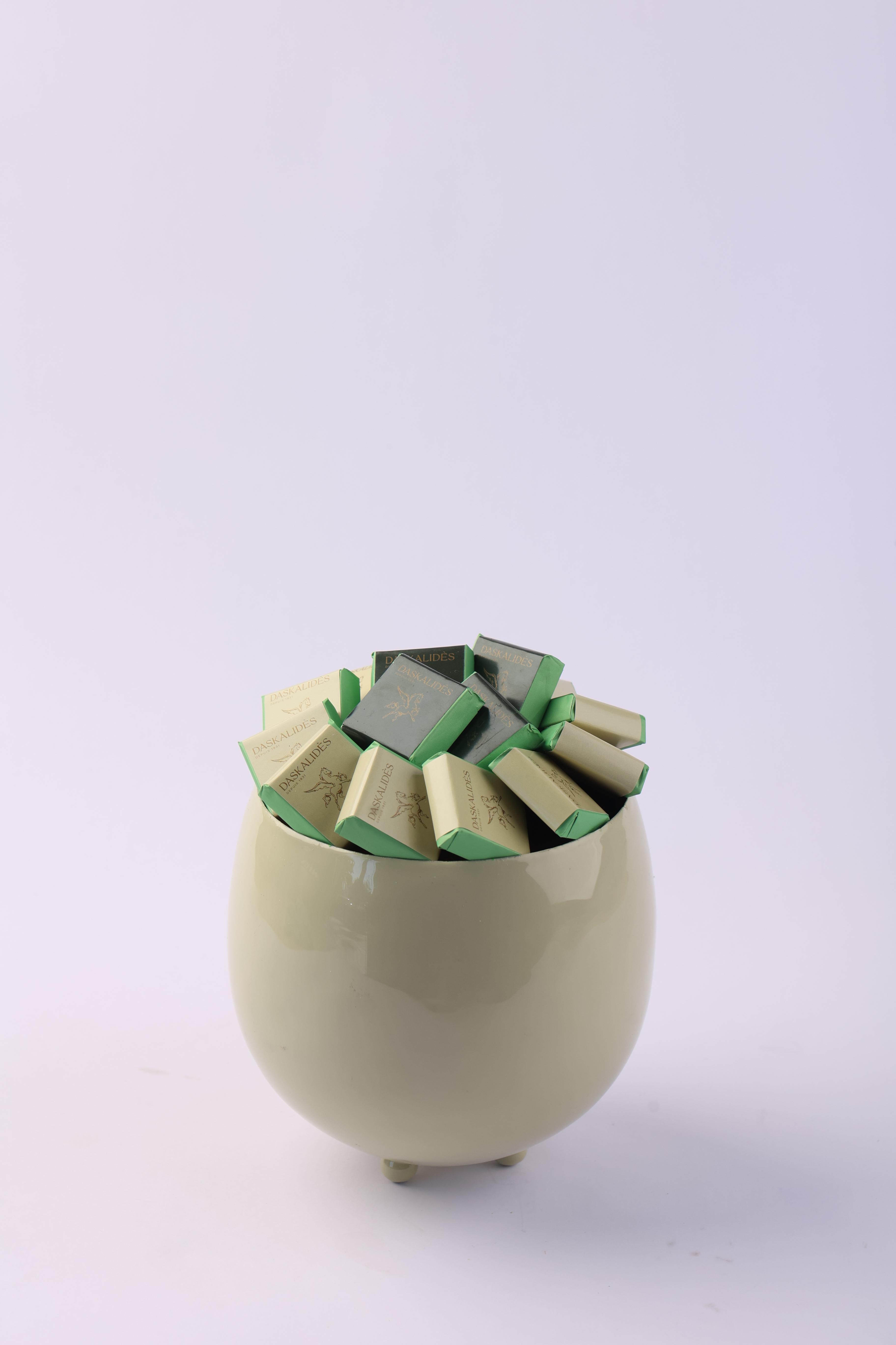 Pot ivoire trépieds PM -300g