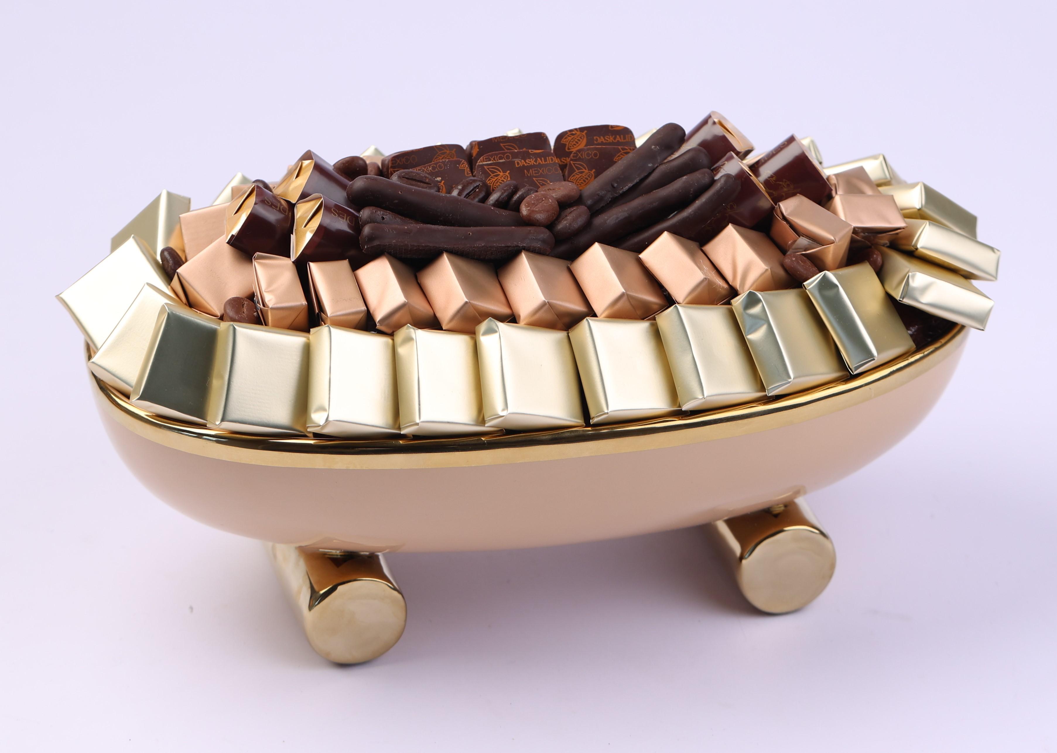 Plat ovale en céramique sur pieds cylindriques GM -750g