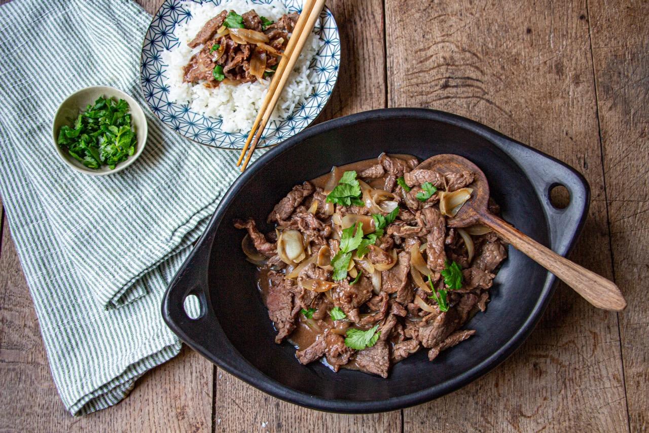 Agneau Frit aux Oignons