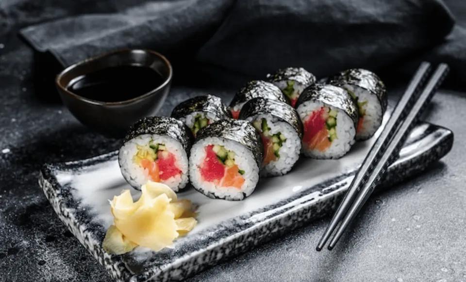 Hosomaki Saumon Octopus Crevettes