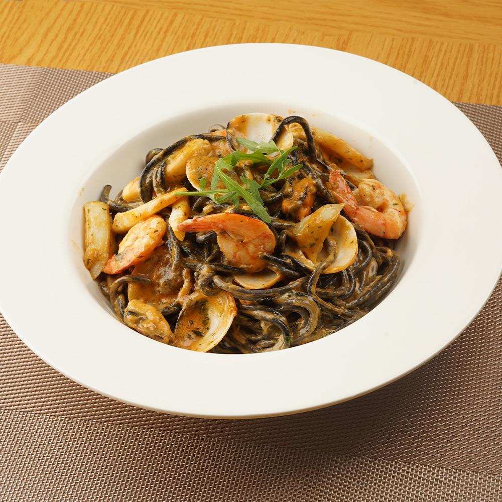 Spaghetti Noirs aux Fruits de Mer