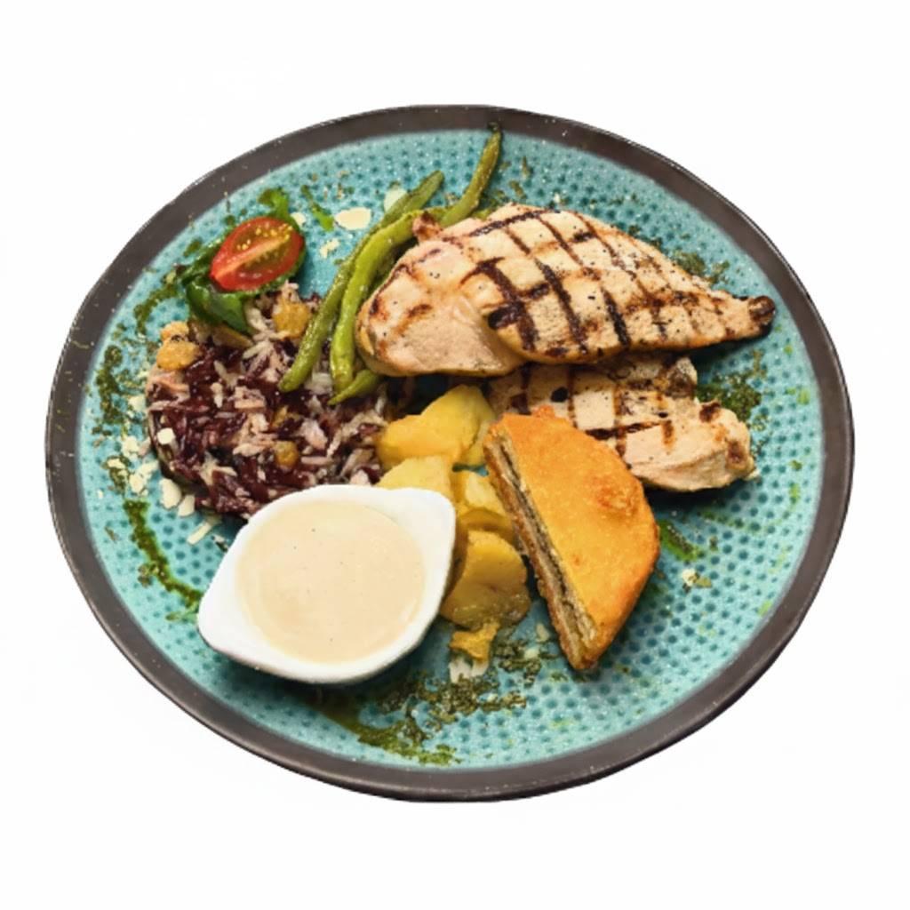 Supreme De Poulet Sauce Forestière