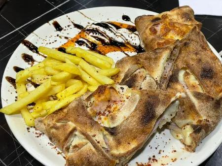 Calzone Thon