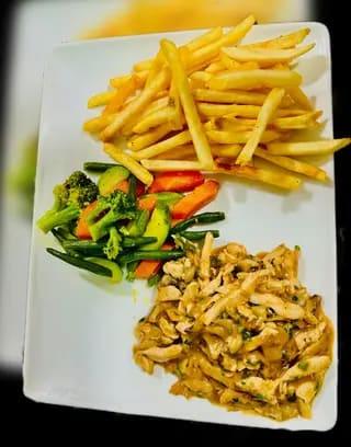 Émincé de poulet sauce fromage