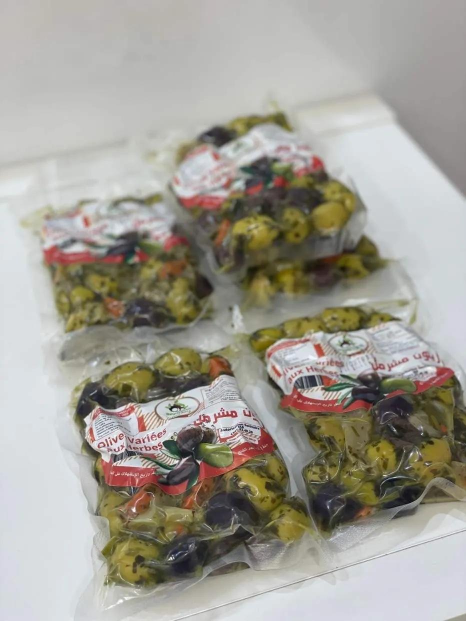 Olives variées aux herbes