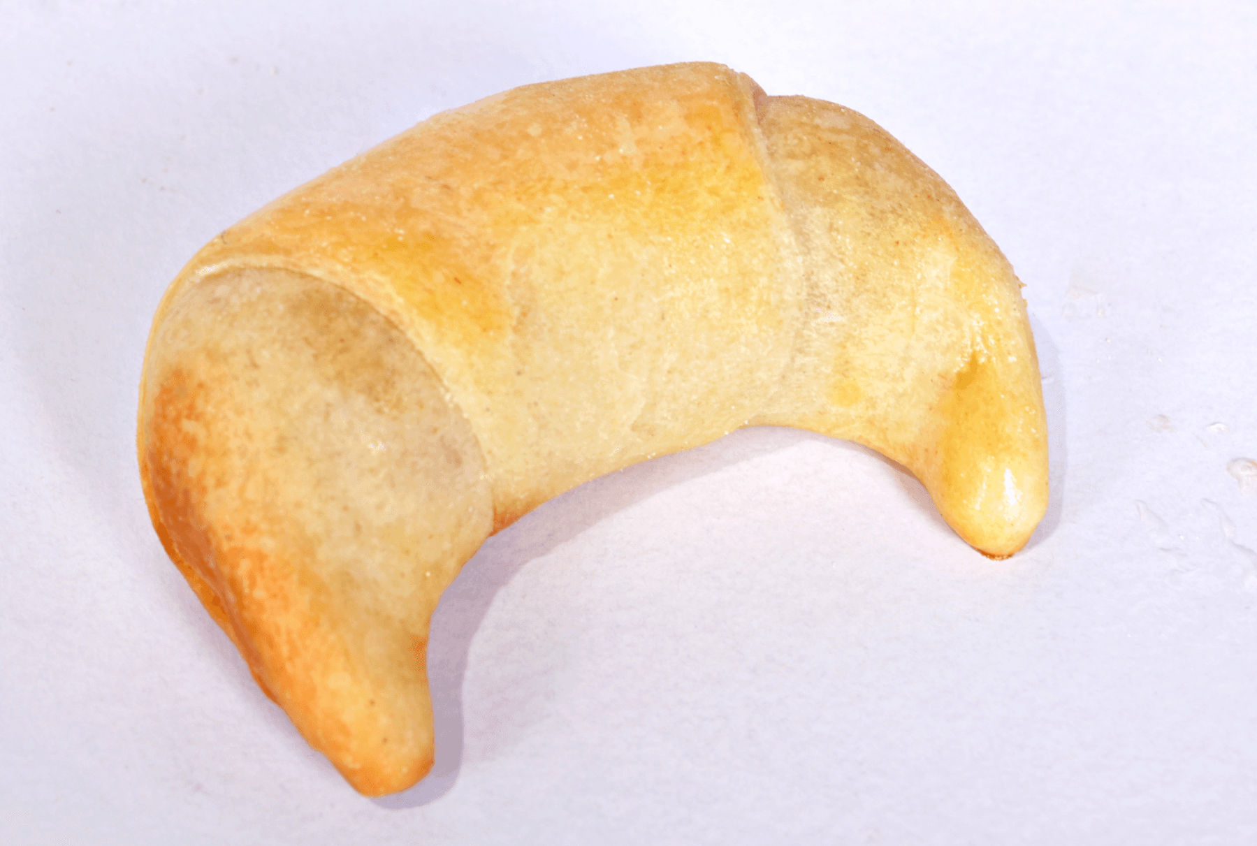 Croissant au poulet et salade Mechouia