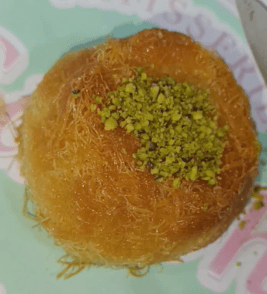 Kounefa 9echta et mozarella