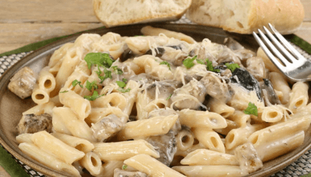 Penne poulet champignons parmesan