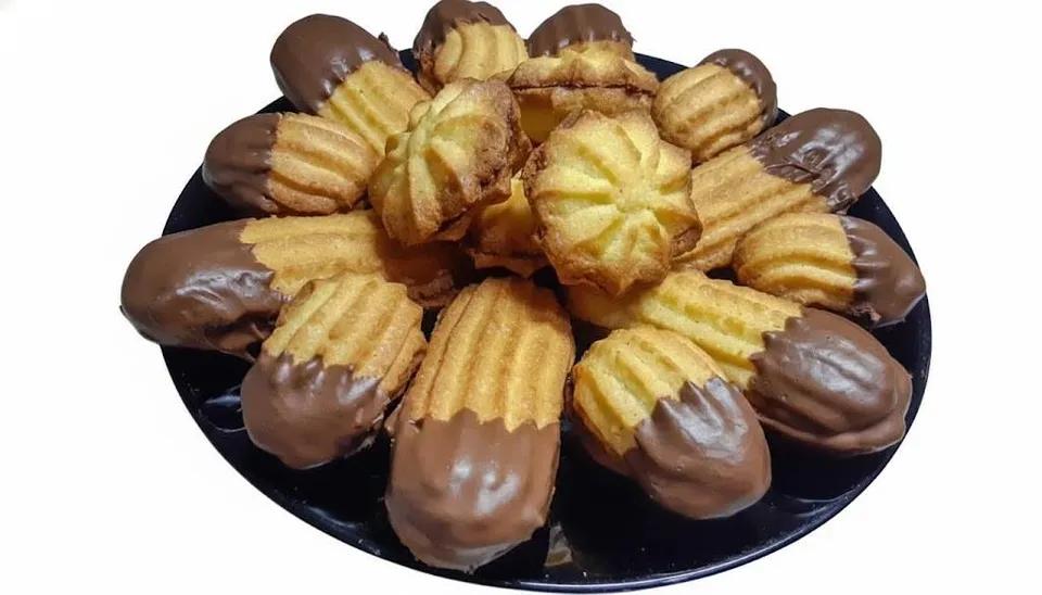 Petit four