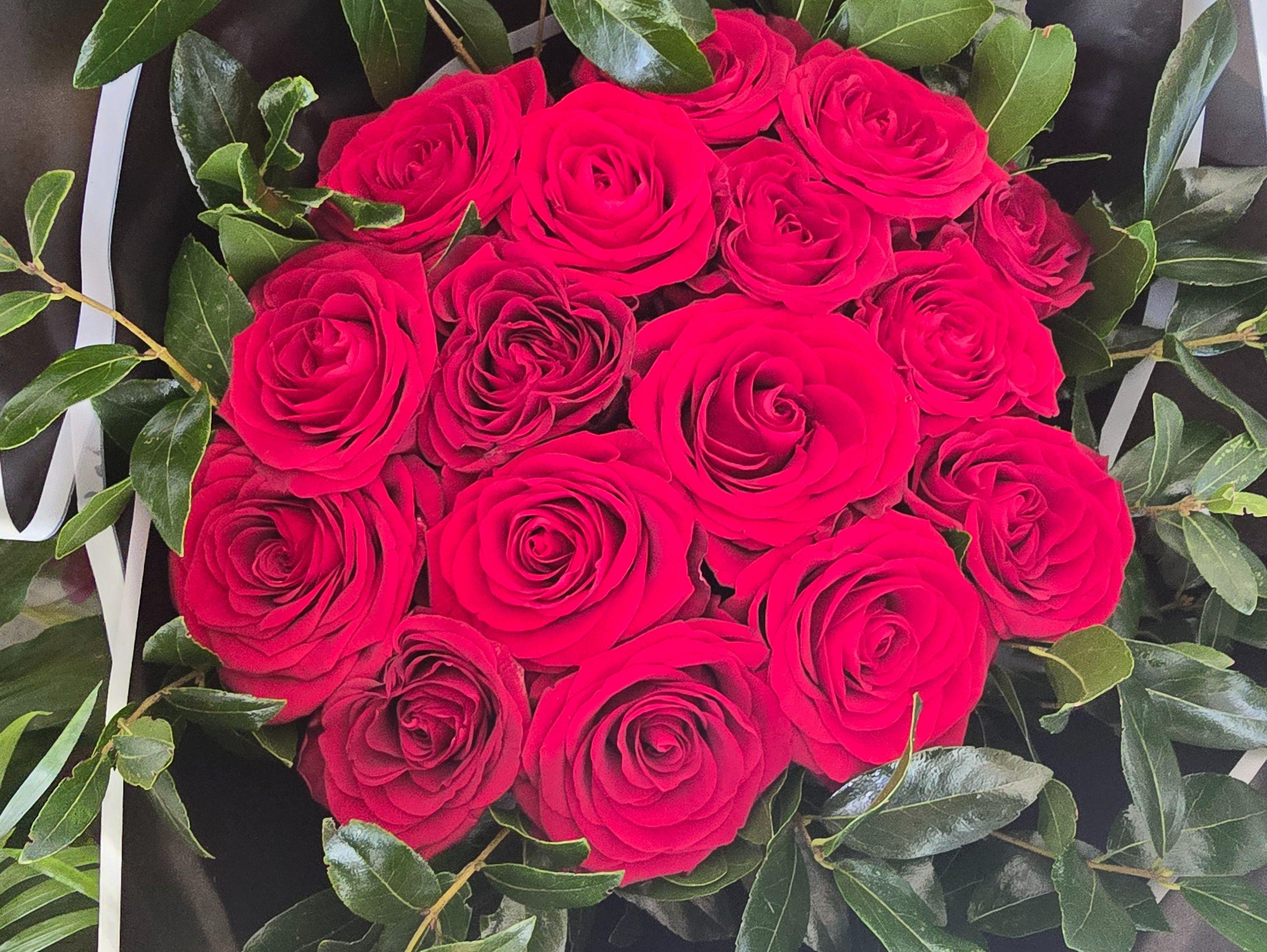 Bouquet de 16 roses rouges importé