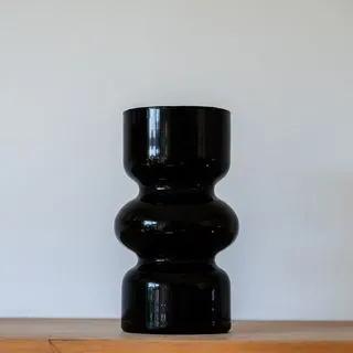 Vase noire