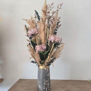Composition de fleurs séchées marbre H 1