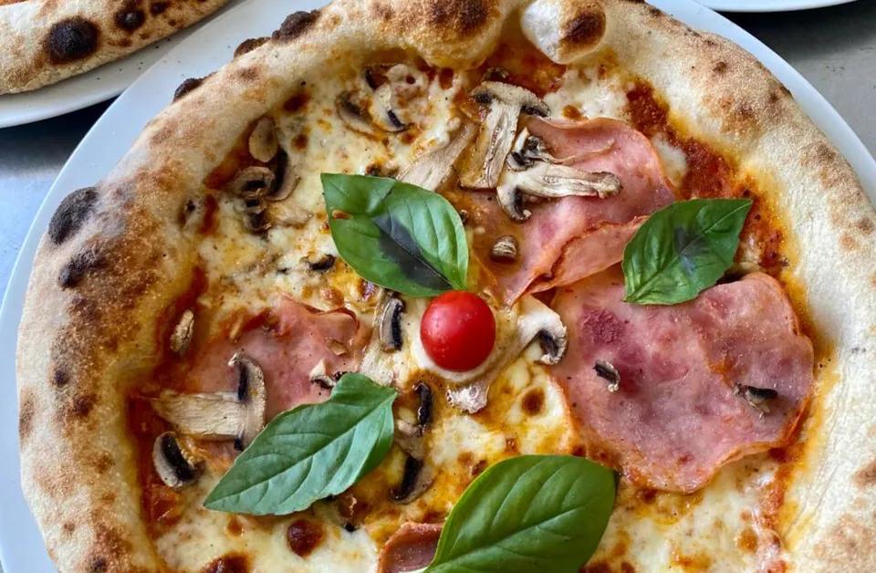 Pizza Regina