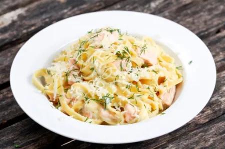 Tagliatelle Au Saumon Fumée