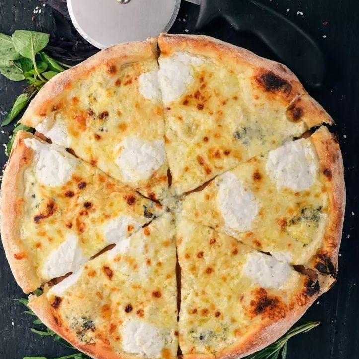 Pizza 04 Fromages